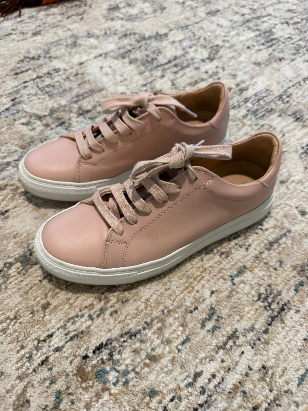 Margaux leather women/girls size 35.5 euro italian made shoes in neutral rose